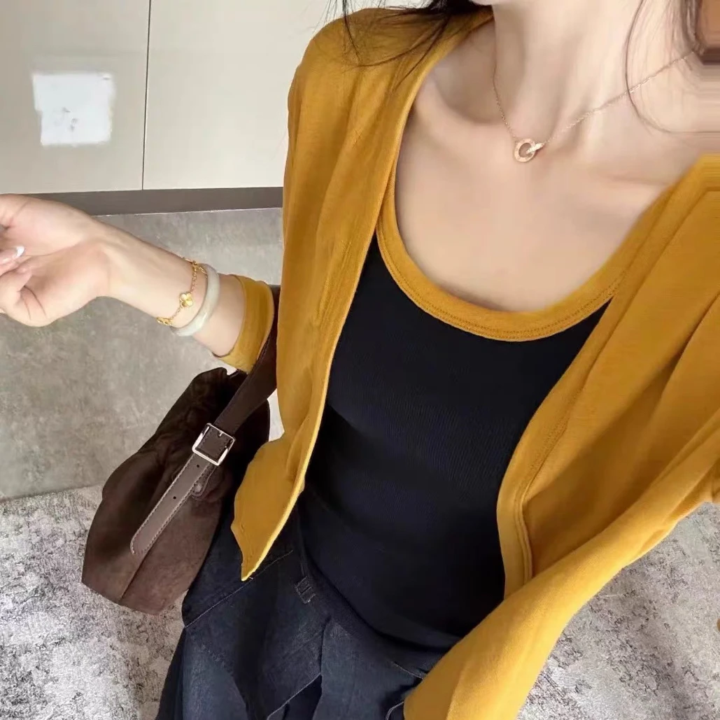 简约两件套带背心纯色长袖高级感开衫洋气女性上衣女装新款百搭