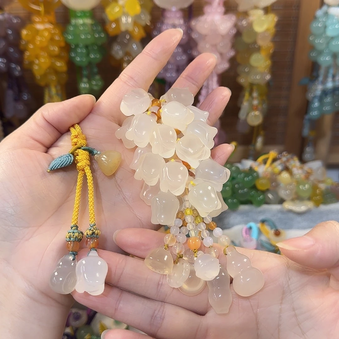 生***样玛瑙/玉髓未镶嵌汽车挂件