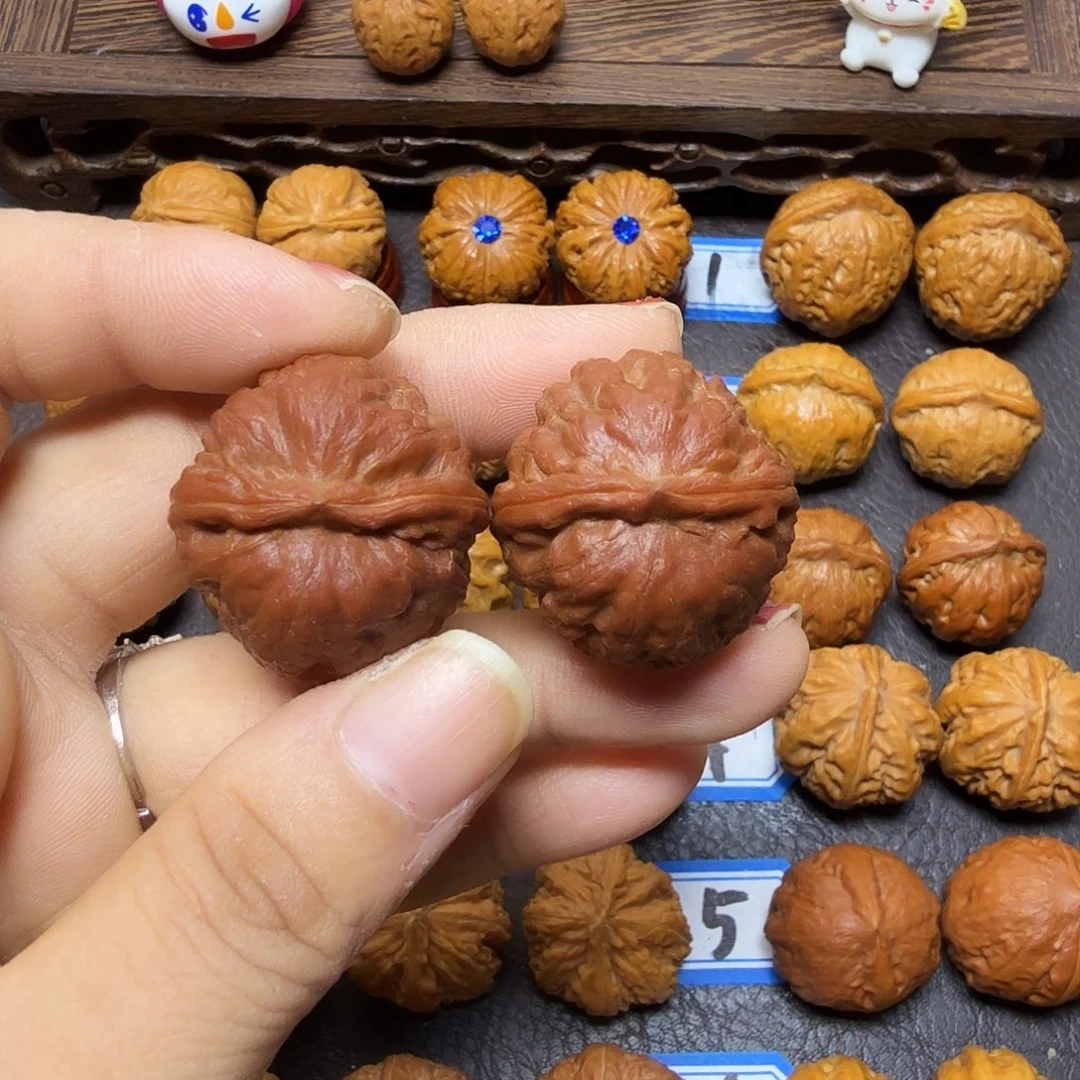 文玩核桃把件29尺红皮元宝013