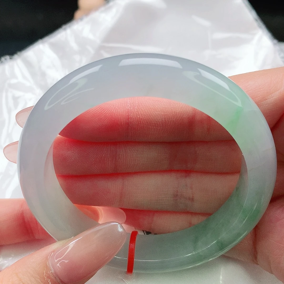 翡翠未镶嵌手镯55圈（高货微瑕漏）