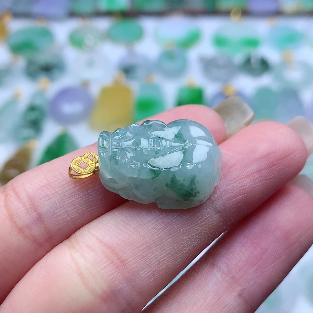 翡翠未镶嵌颈饰翡翠