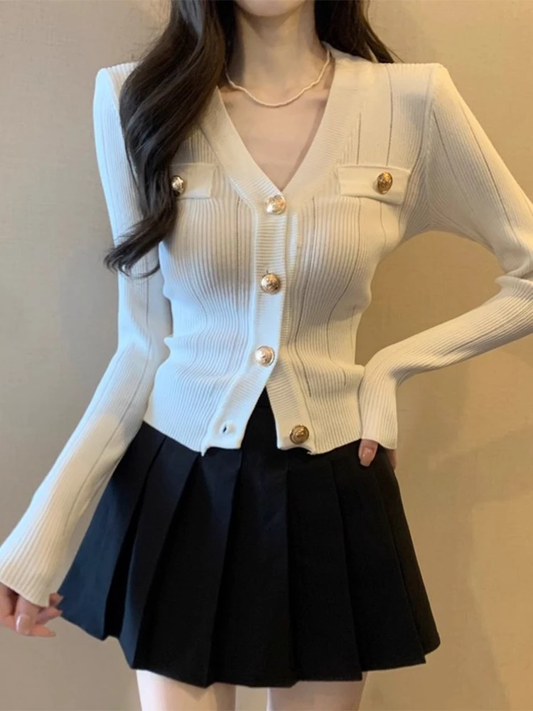 法式小香风v领短款打底毛衣女秋季收腰修身内搭长袖针织开衫上衣