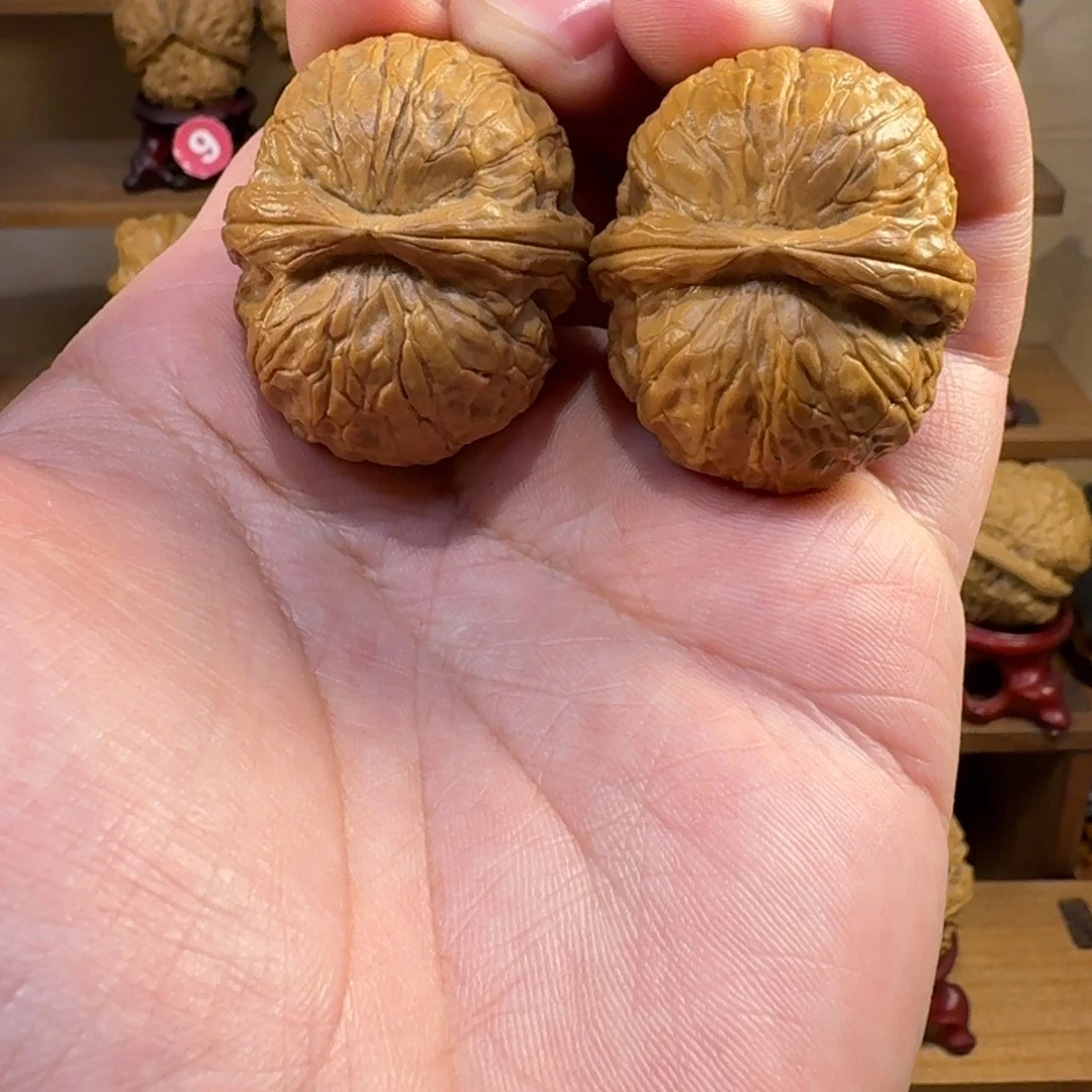 铁核桃把件老树籽铁锤妹妹