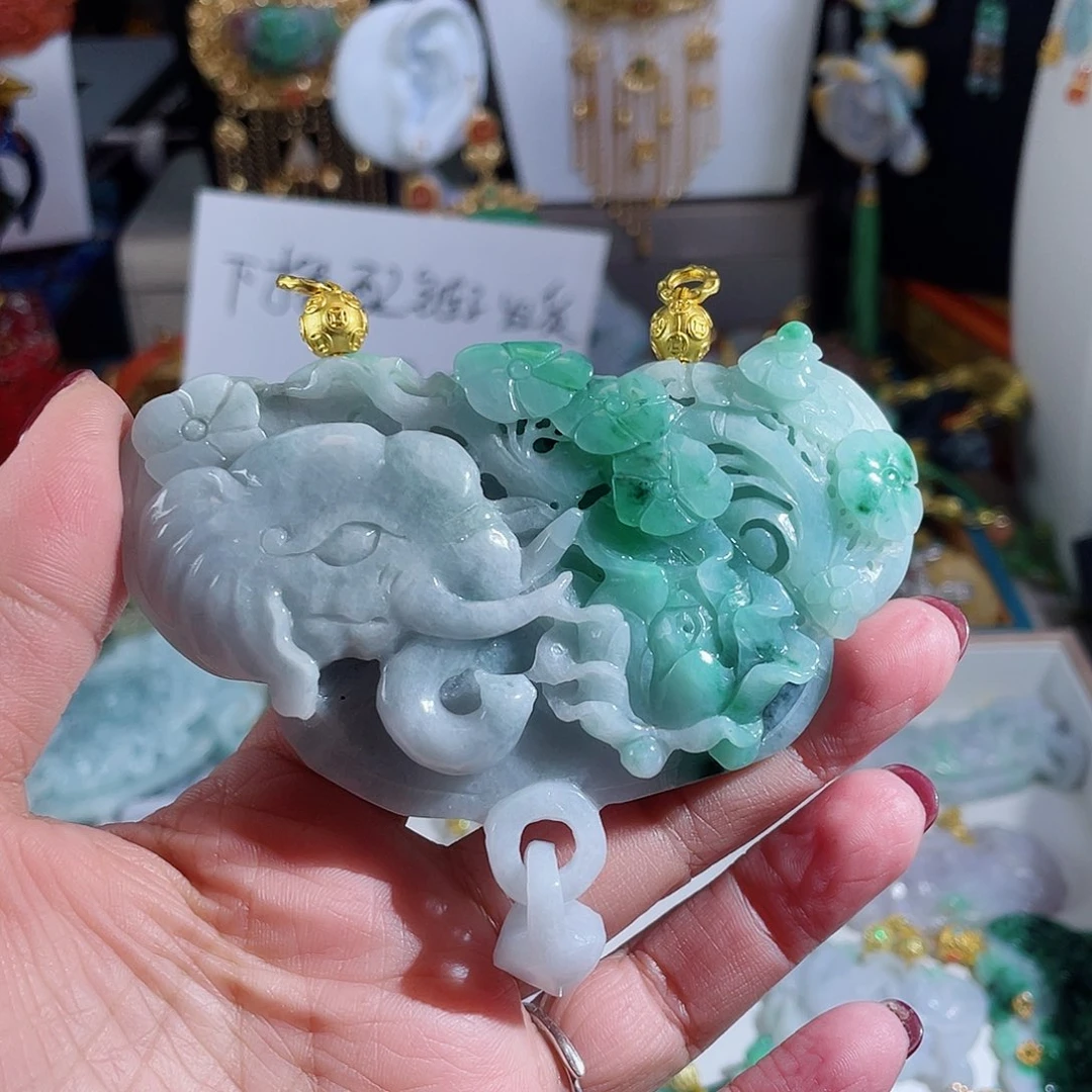 翡翠颈饰未镶嵌翡翠飘辣保大象如意锁