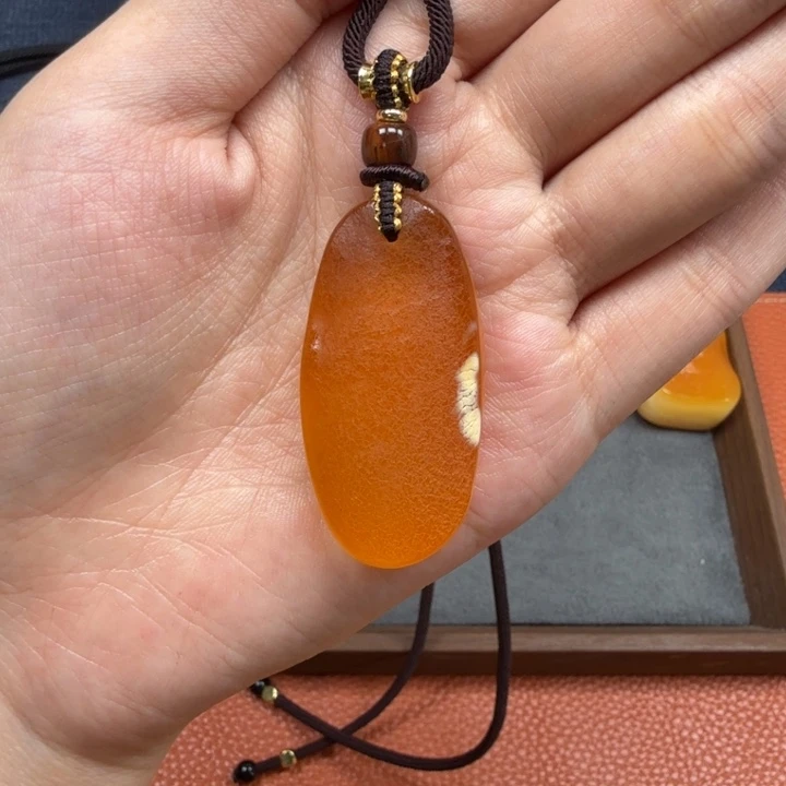 蜜蜡未镶嵌吊坠(赠链)