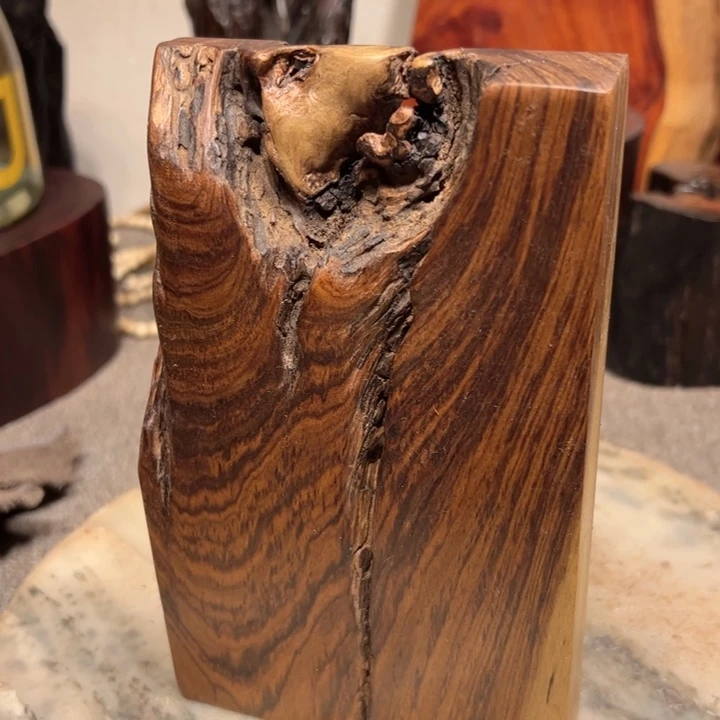 知***言紫檀木类端景台檀香