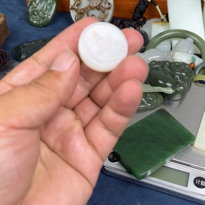 和田玉颈饰未镶嵌