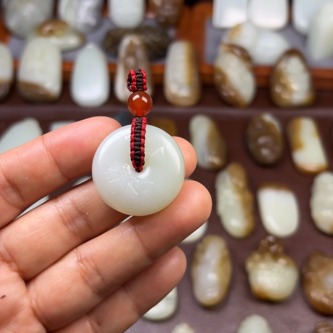 和田玉（糖玉）颈饰未镶嵌