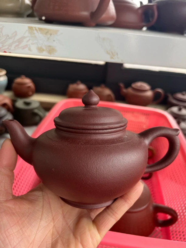 微瑕处理一把紫砂壶