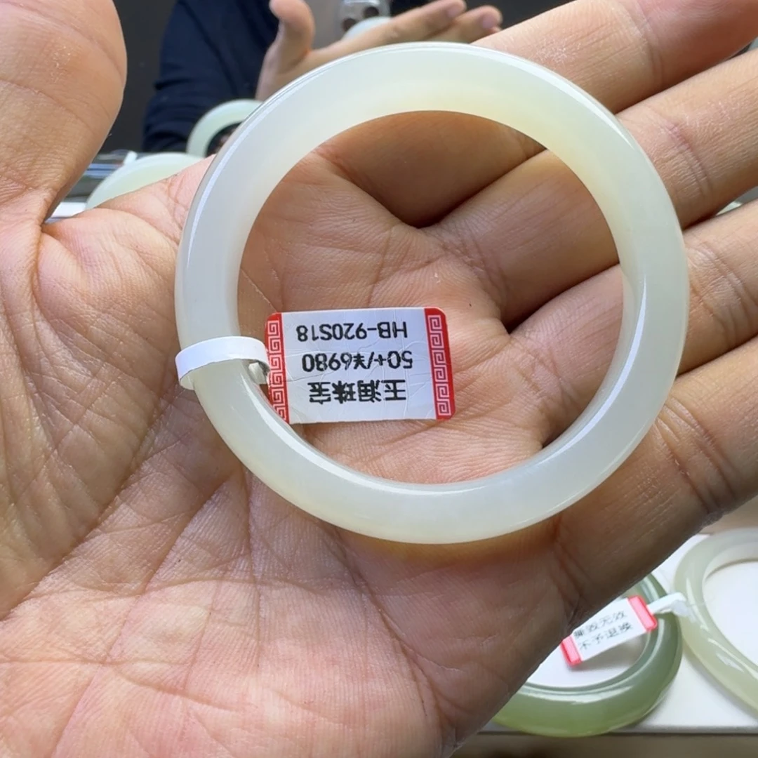 和田玉（糖玉）未镶嵌手镯