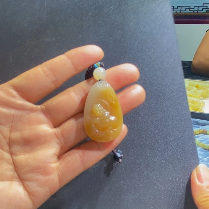 高***忧和田玉未镶嵌颈饰