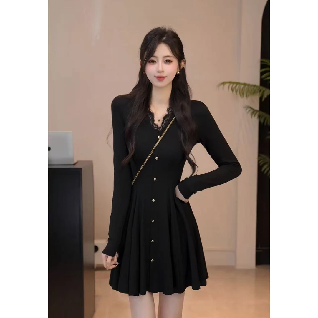 YUANLIANSU/圆脸酥【茉莉清梦】法式显瘦蕾丝拼接V领加绒连衣裙秋冬