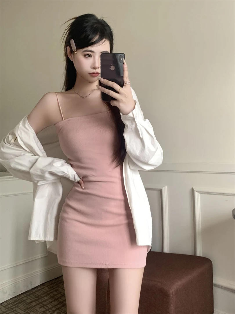 法式纯欲吊带连衣裙女装夏季粉色辣妹气质紧身性感显瘦包臀短裙子