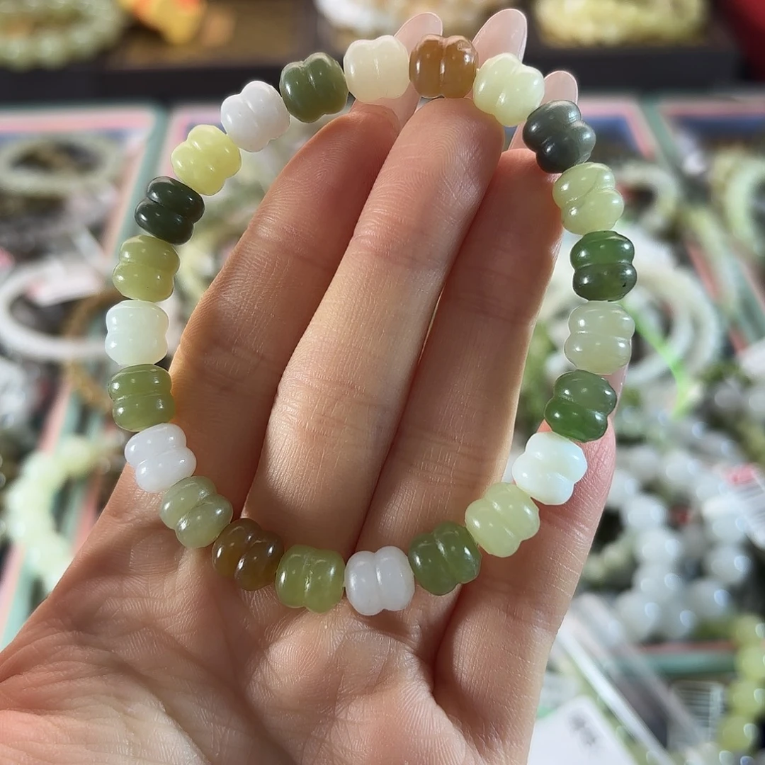 叶***子和田玉未镶嵌手链