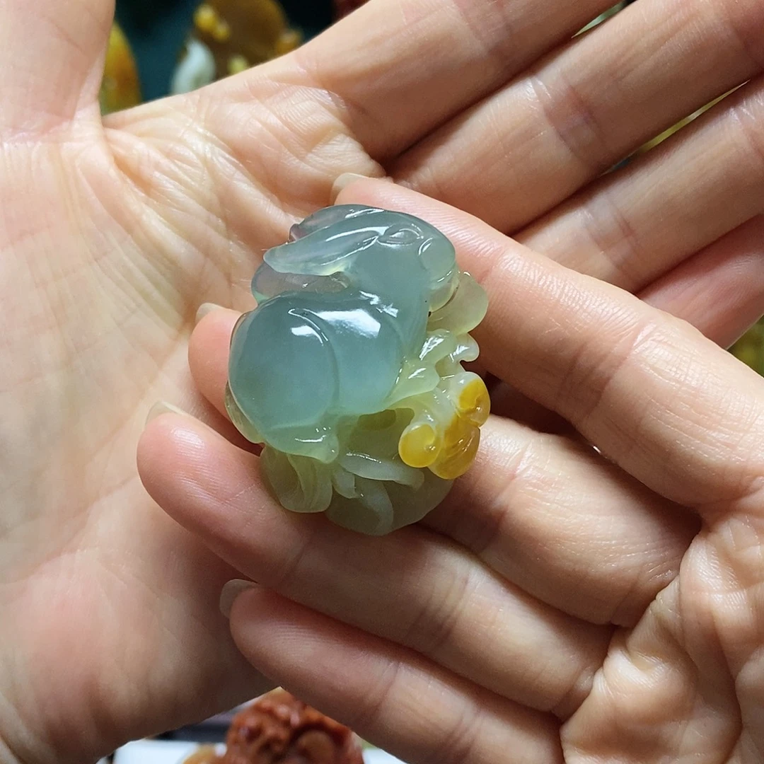 岫玉未镶嵌吊坠(赠链)