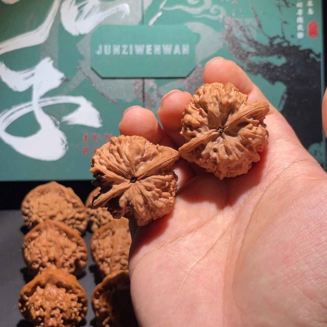 M***王吊坠文玩核桃43君子25032