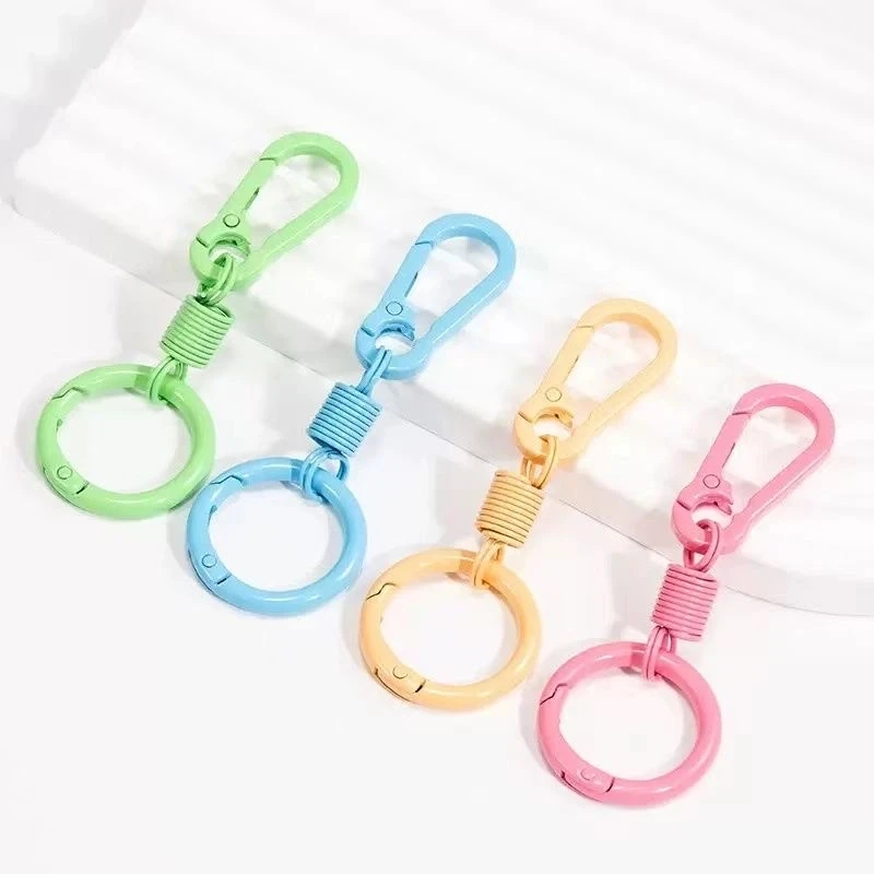 到手2个！马可龙多彩弹簧钥匙扣登山扣书包个性时尚钥匙扣