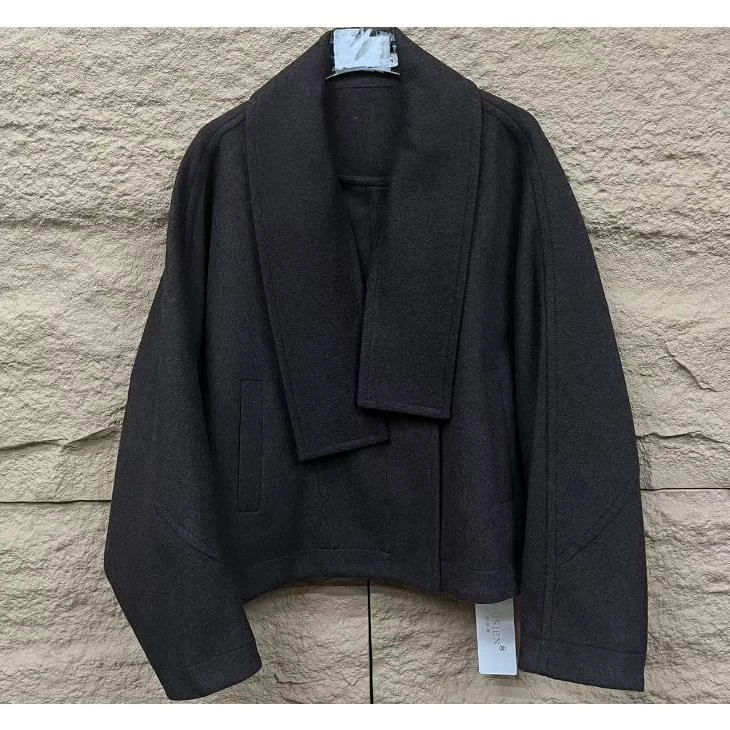 25年早春新款简约时尚短款羊毛外套（J29786）【910-911-902】