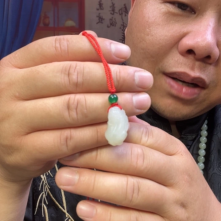 颈饰未镶嵌和田玉貔貅