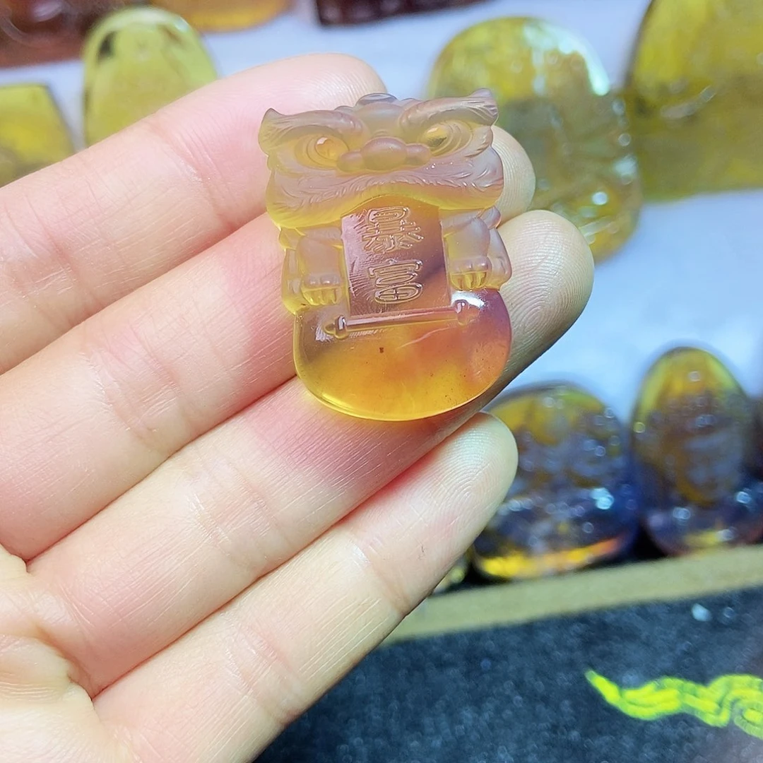 琥珀颈饰未镶嵌暴富
