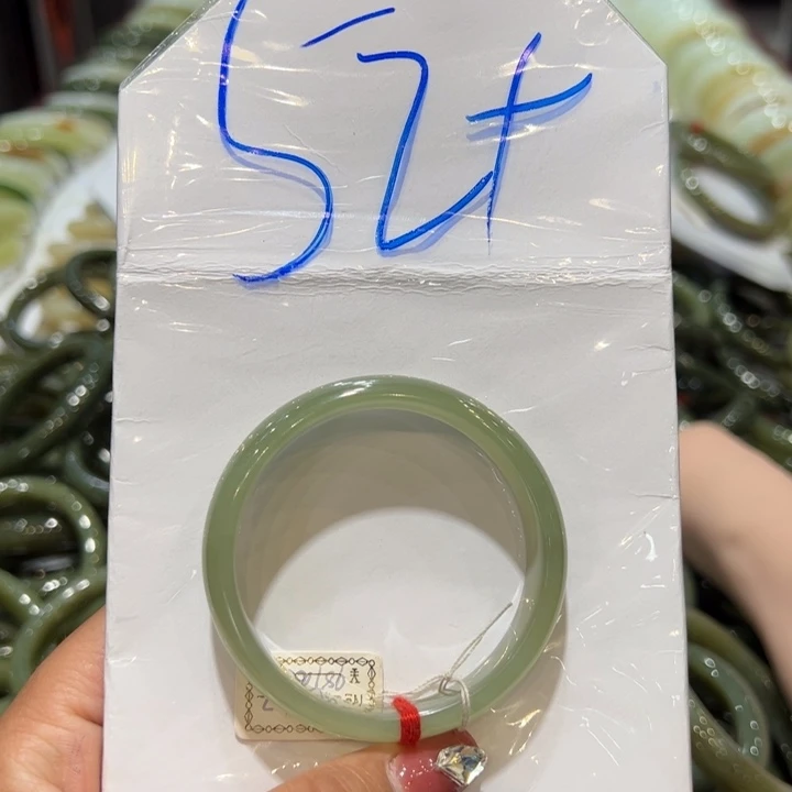 和田玉手镯未镶嵌Q****?