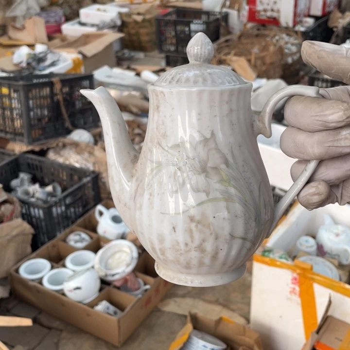 其他盘子碗砂锅都有