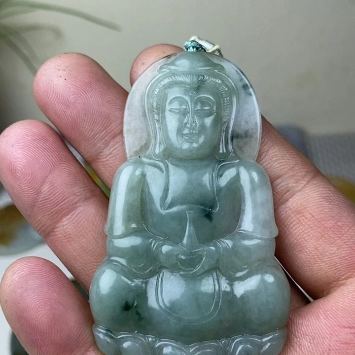 翡翠未镶嵌颈饰观音