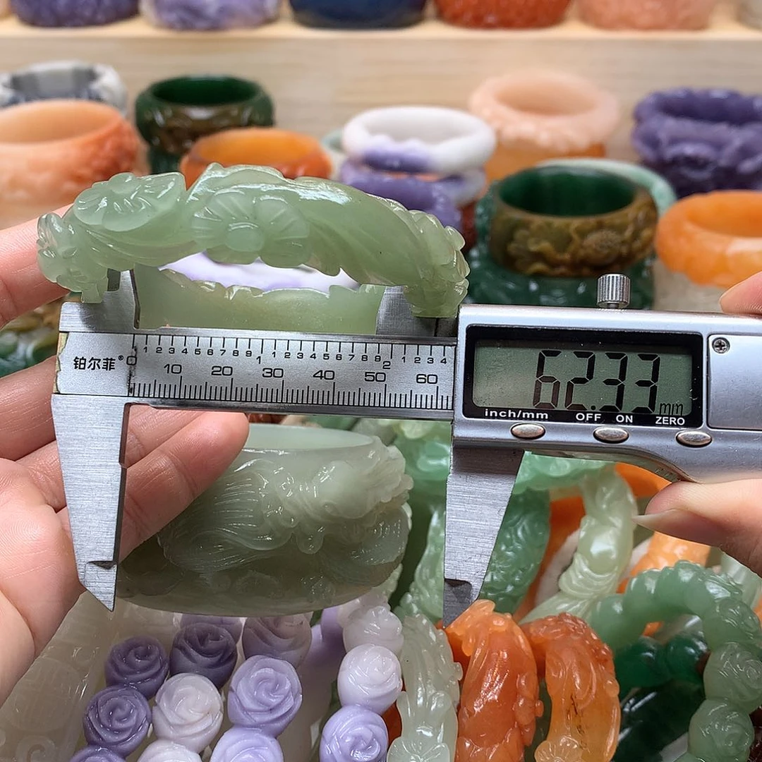 未镶嵌手镯石英质玉