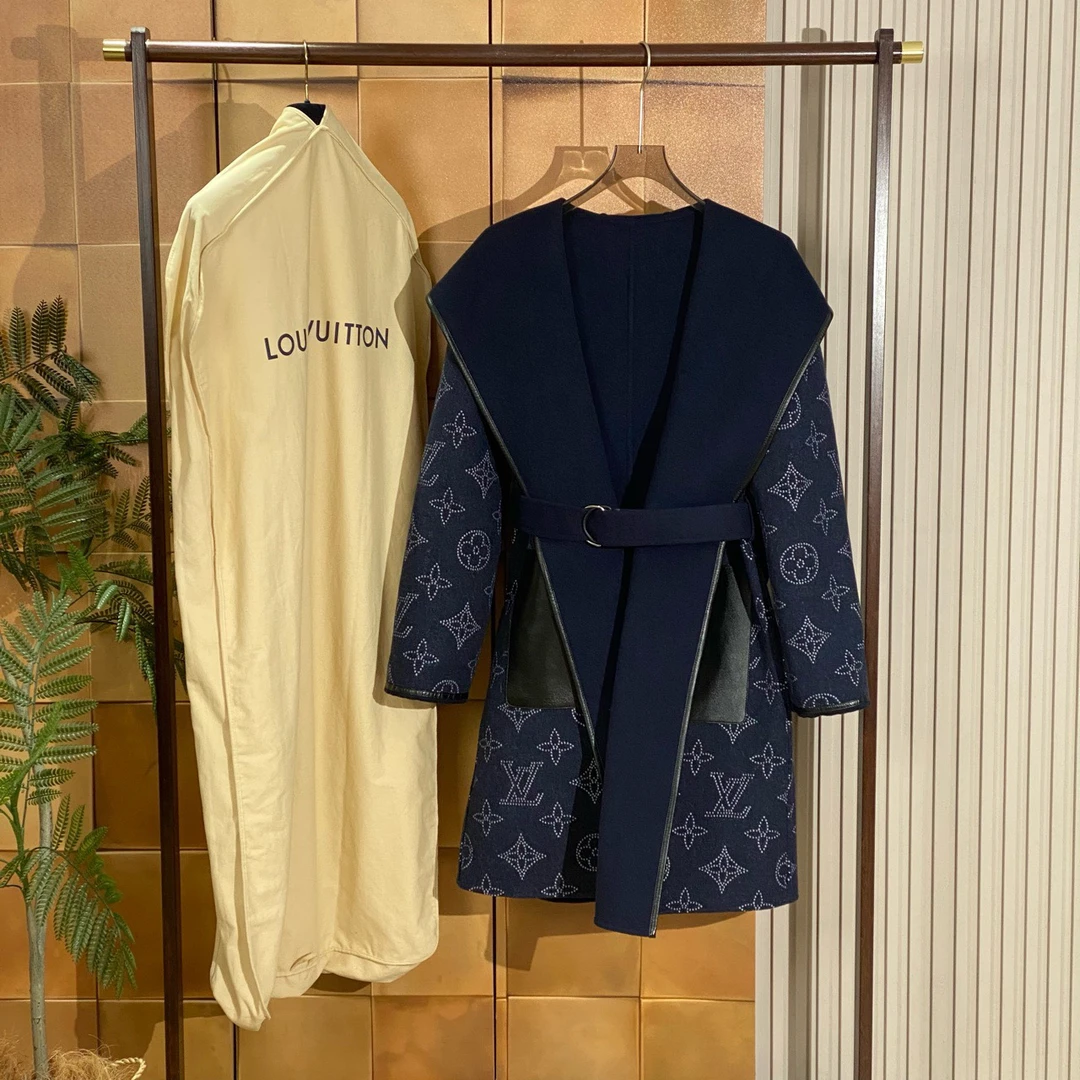 Lv爆款蓝色老花满印双面穿浴袍大衣/38码/全新原吊/27338