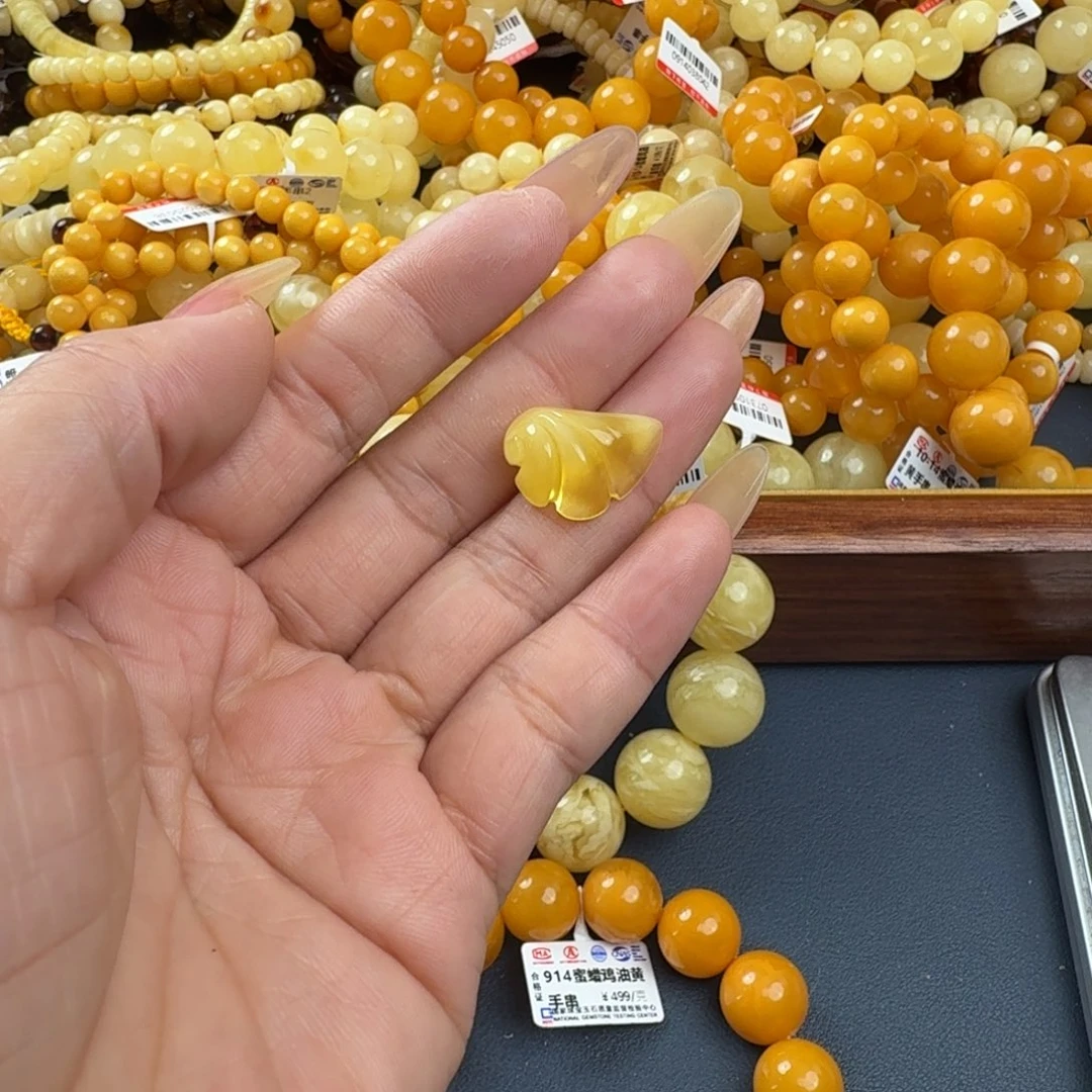 琥珀未镶嵌珠宝奇石