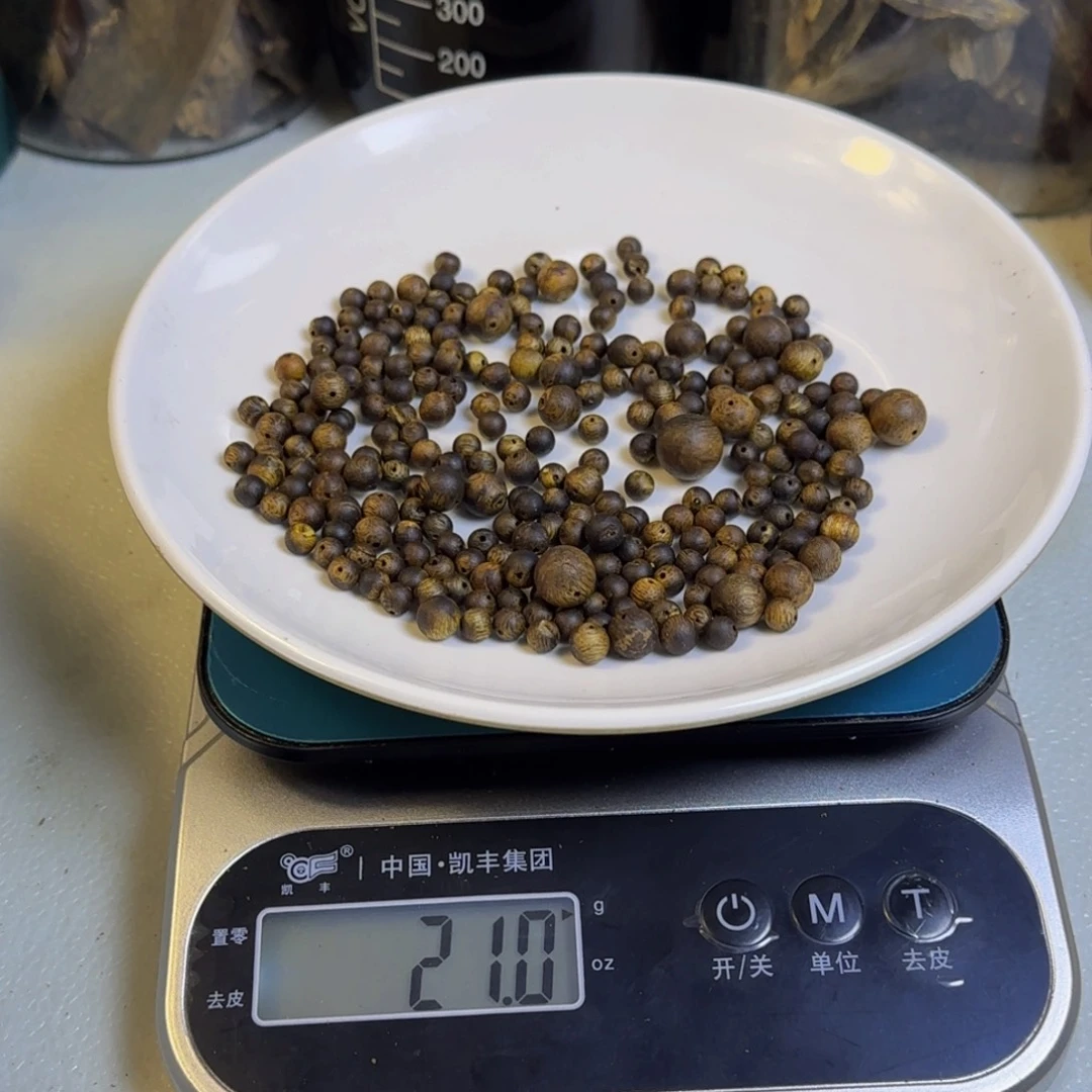 沉香碎屑沉香瑕疵珠21克