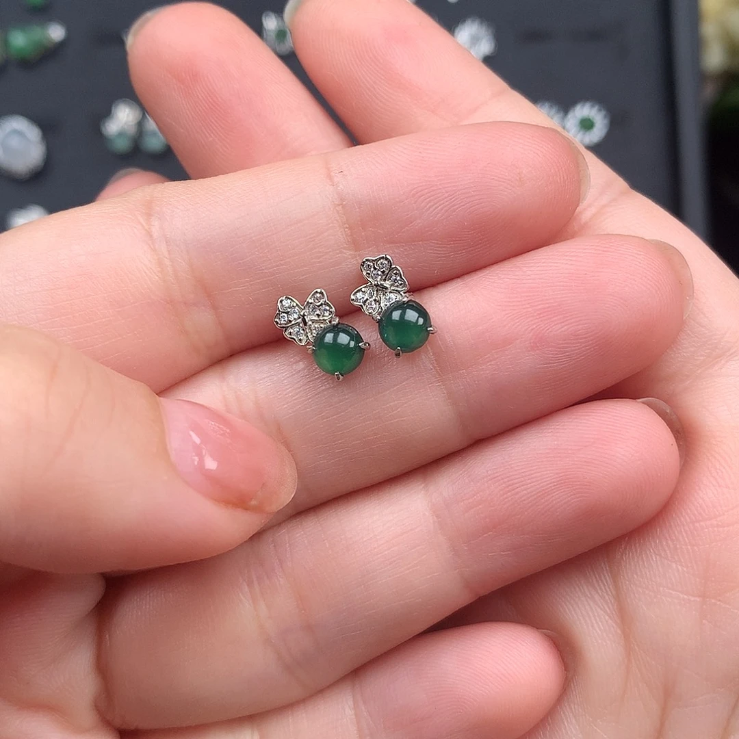锦***智翡翠银S925镶嵌耳饰