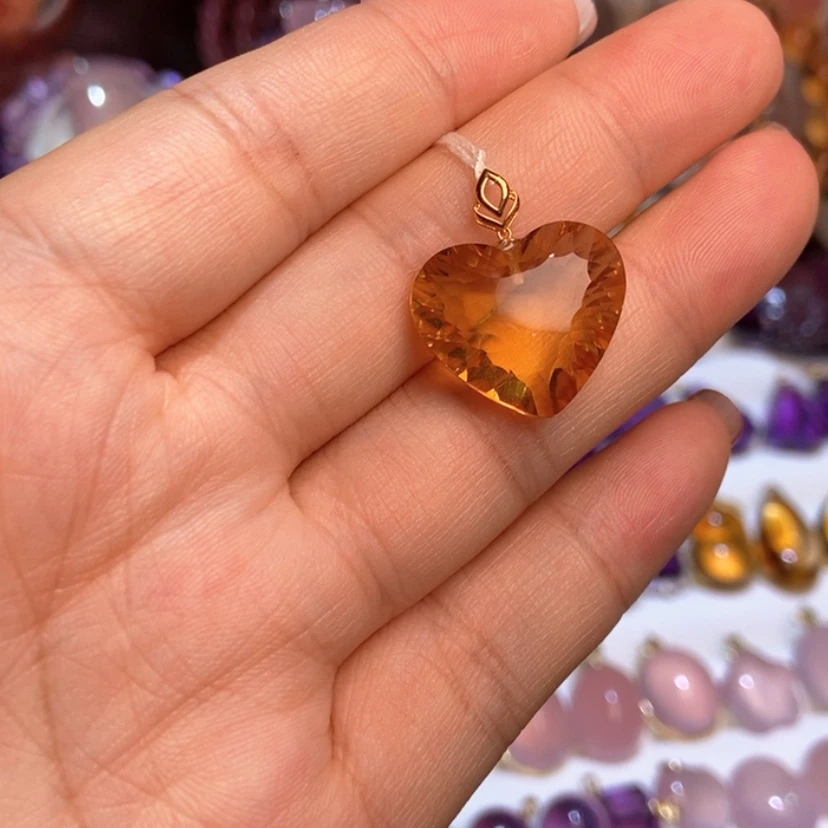 【闪购商品】18K金镶嵌颈饰水晶