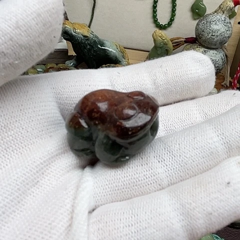 岫岩河磨玉（透闪石质玉）挂件未镶嵌