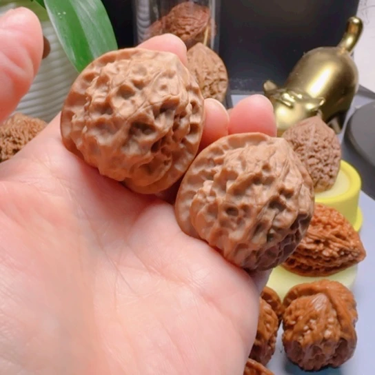 精品玲珑文玩核桃