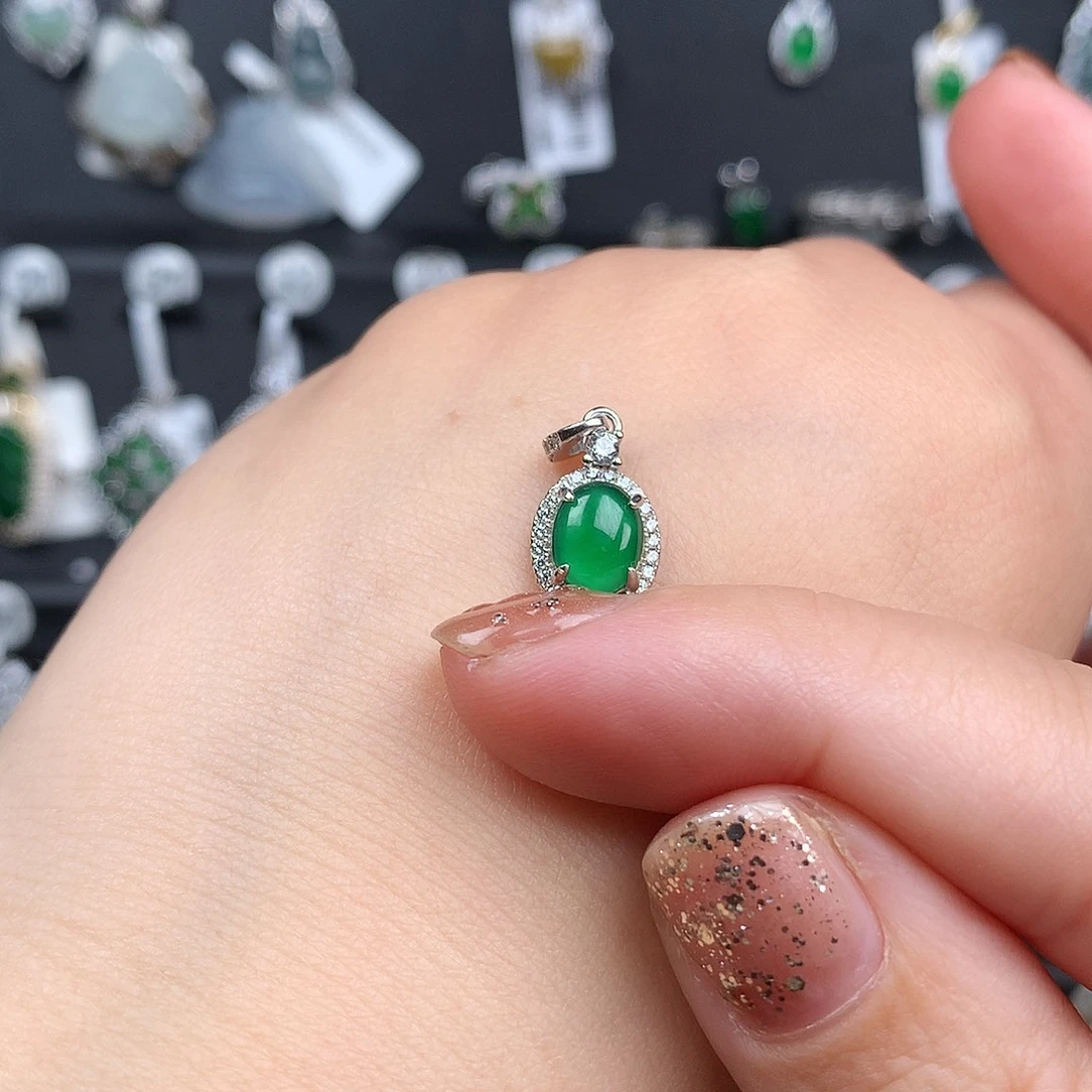 小***呼翡翠银S925镶嵌耳饰