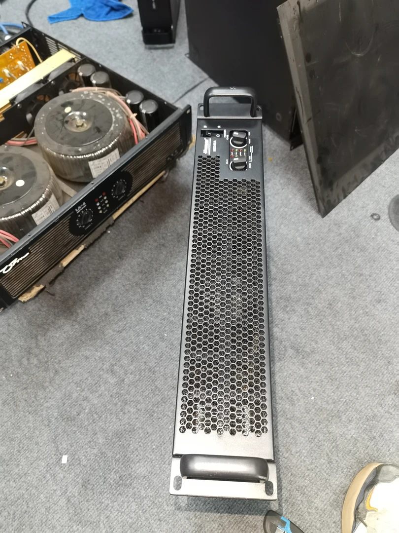 9新  二手设备功放一台，不包邮