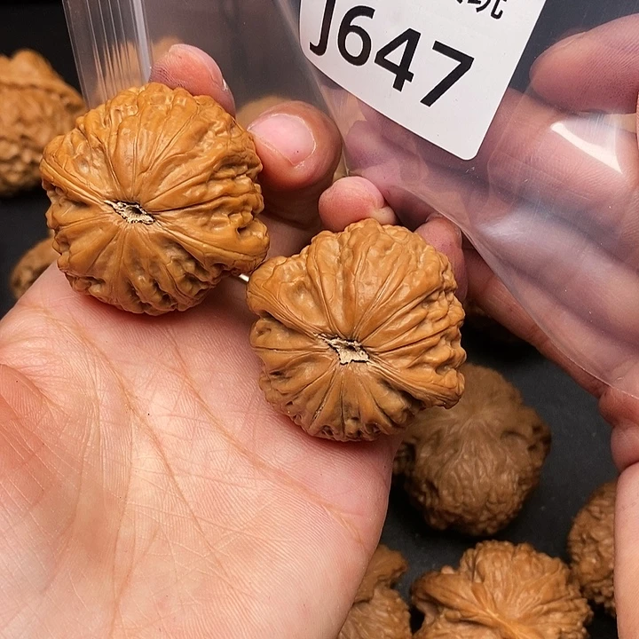 强***叔桃核吊坠J647铁锤