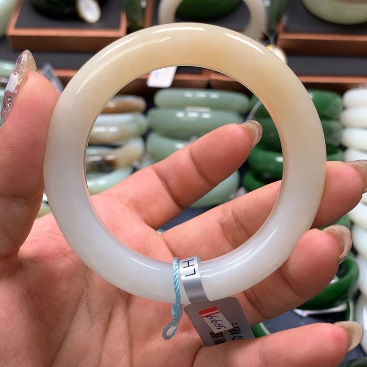 【闪购商品】未镶嵌手镯和田玉