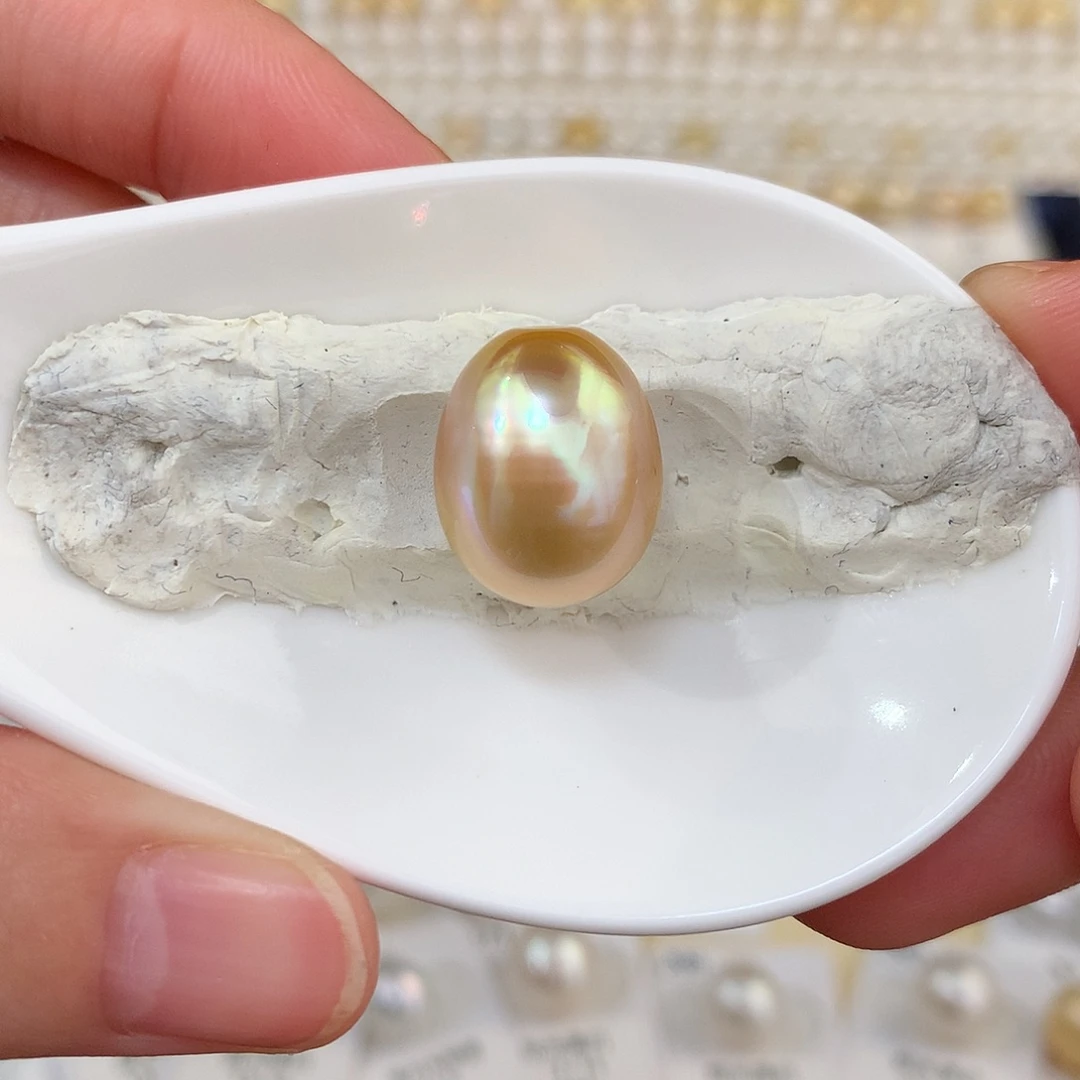 未镶嵌金珠12.8mm海水珍珠
