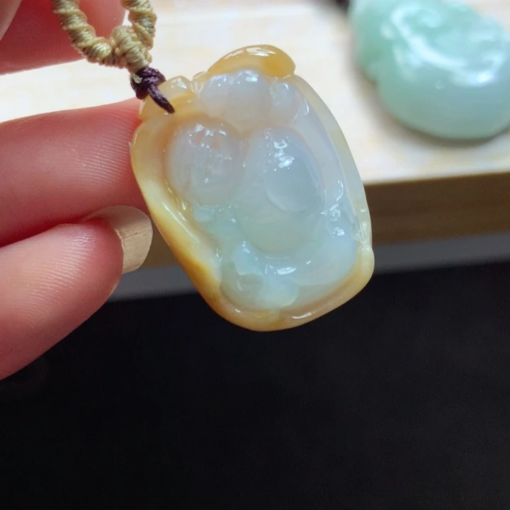 翡翠未镶嵌颈饰吊坠