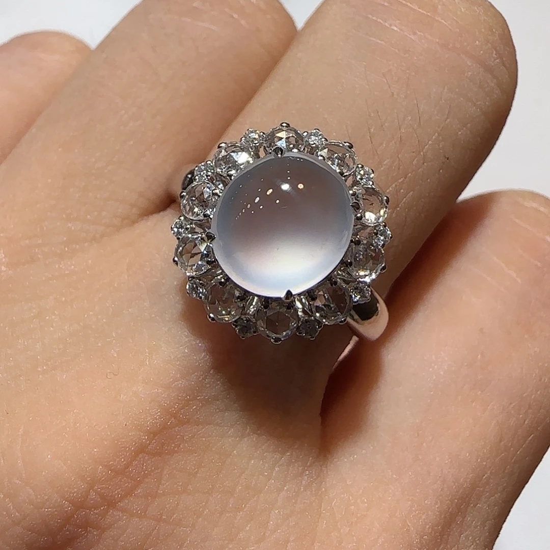 翡翠18K金镶嵌戒指蛋面