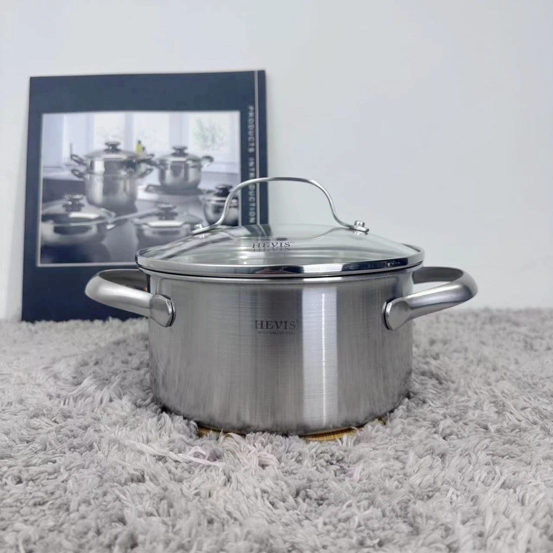 莱茵系列德系希维施18/10不锈钢三层钢一体成型加厚汤锅18*9CM