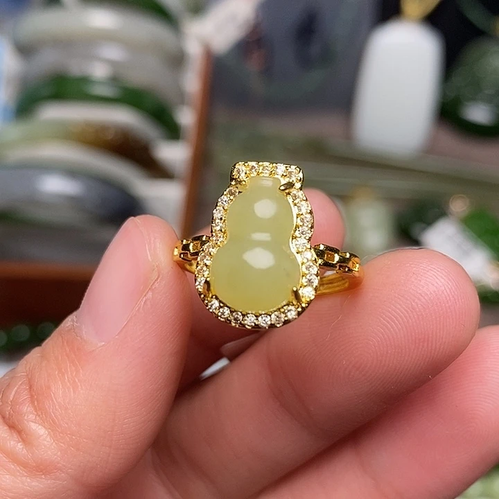 和田玉未镶嵌戒指