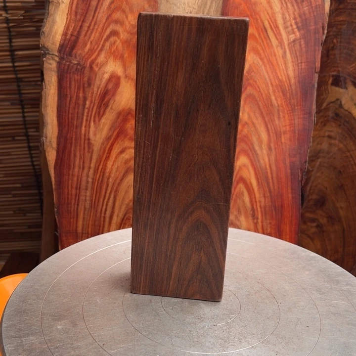 一***前大叶紫檀（黑酸枝木类）