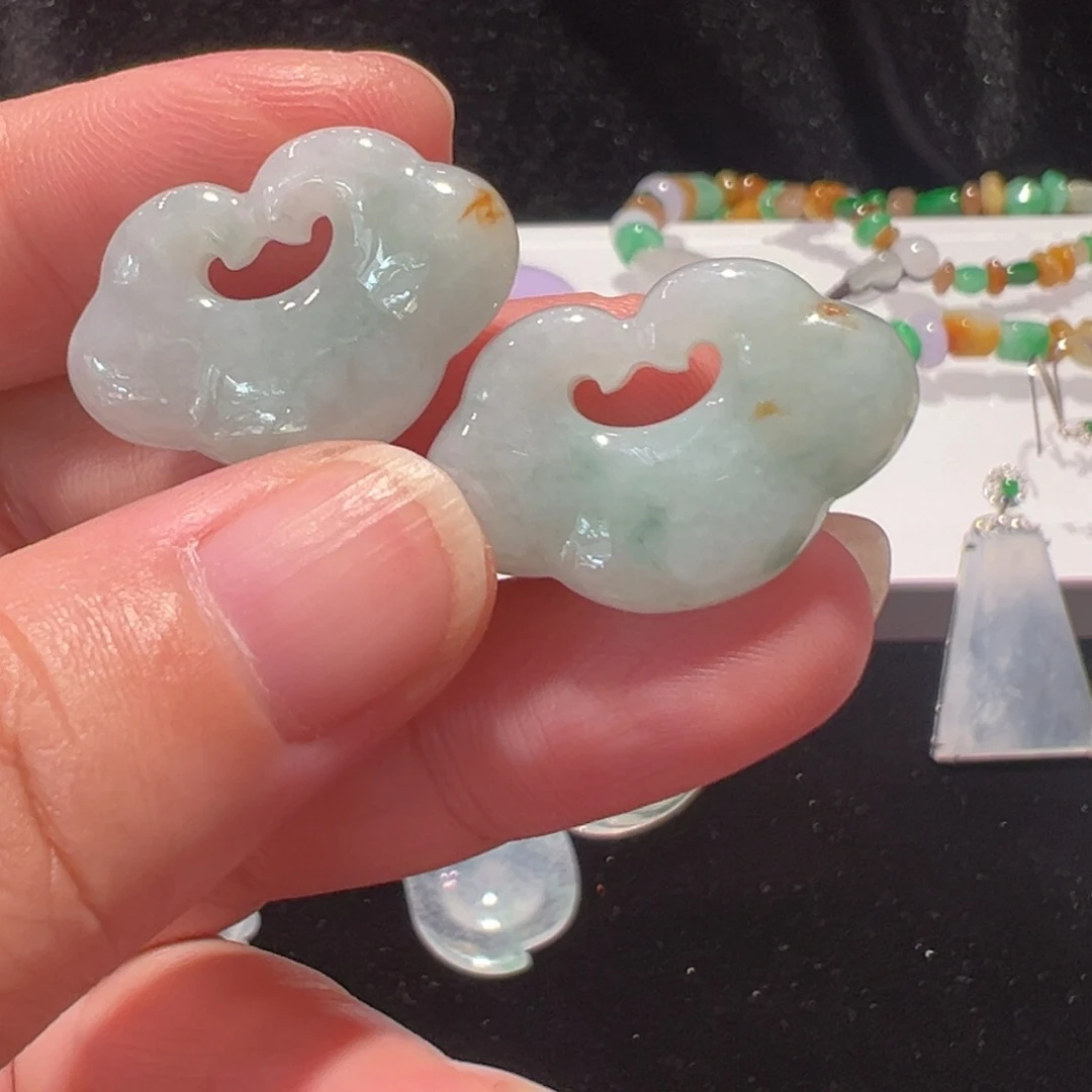 翡翠未镶嵌颈饰吊坠
