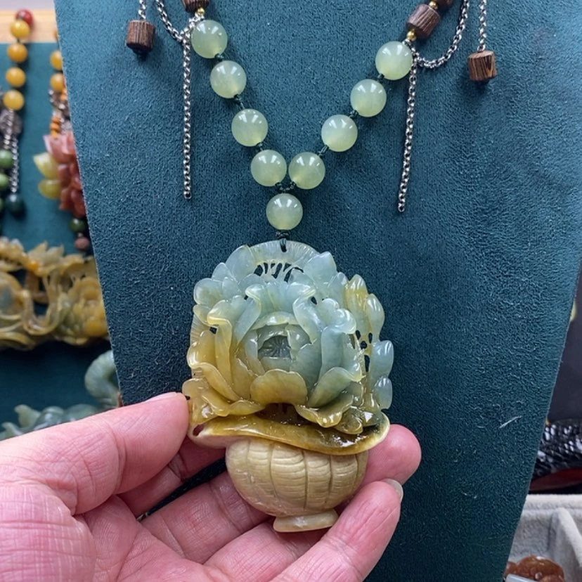 【闪购商品】蛇纹石玉吊坠未镶嵌?****警