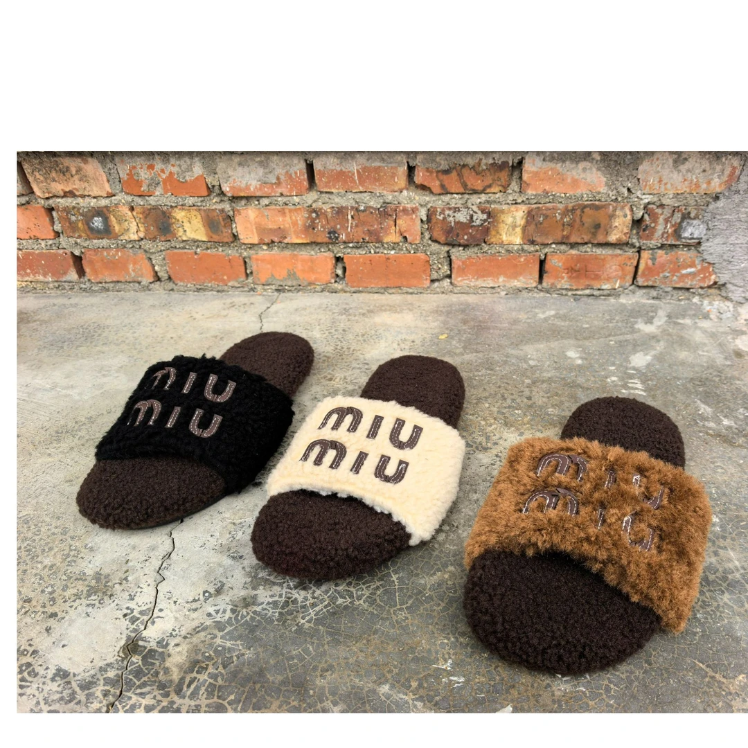 星期柒（D） 轻奢秋冬季节拖鞋