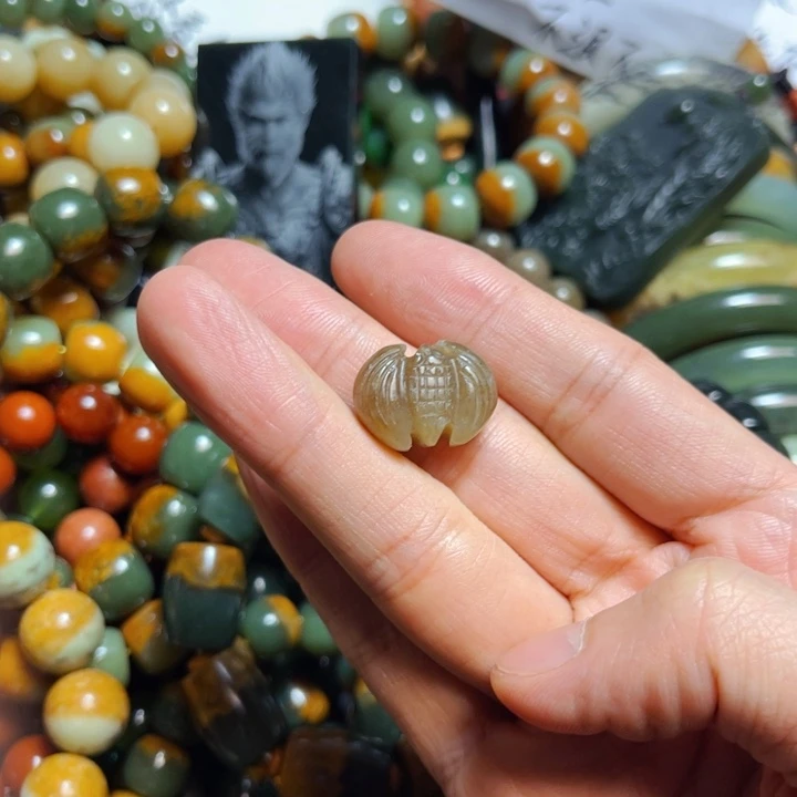 岫岩河磨玉（透闪石质玉）手链未镶嵌