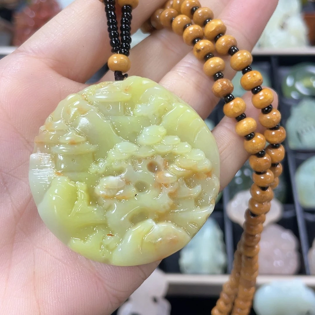 蛇纹石玉颈饰未镶嵌